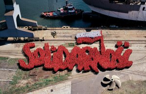 „Schody” Moniki Sosnowskiej i „Solidarność” Piotra Uklańskiego