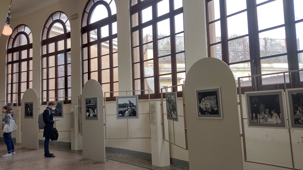 Z Krakowa do Rzymu. Jan Paweł II na fotografiach Adama Bujaka – Fotogaleria