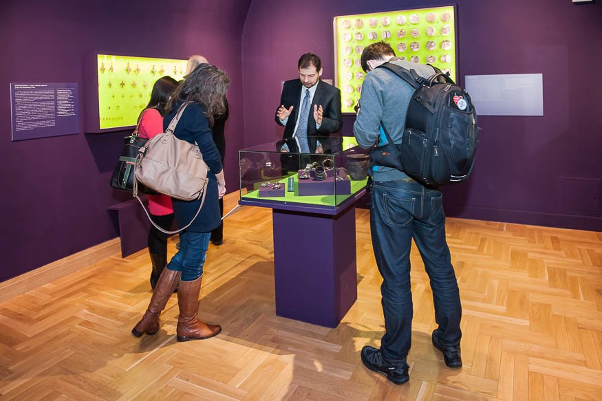 Czerwień – godziny dla mediów