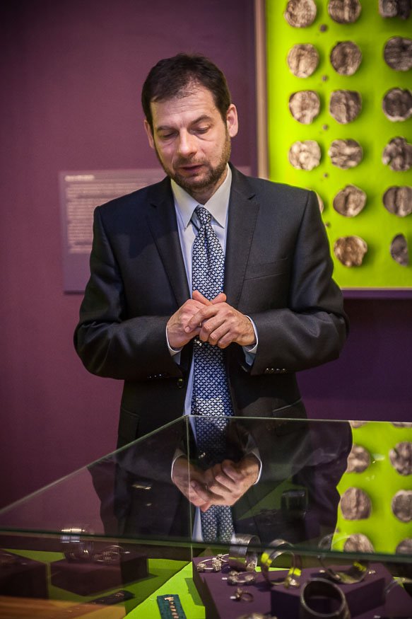 Czerwień – godziny dla mediów