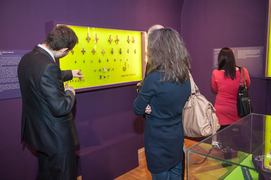 Czerwień – godziny dla mediów