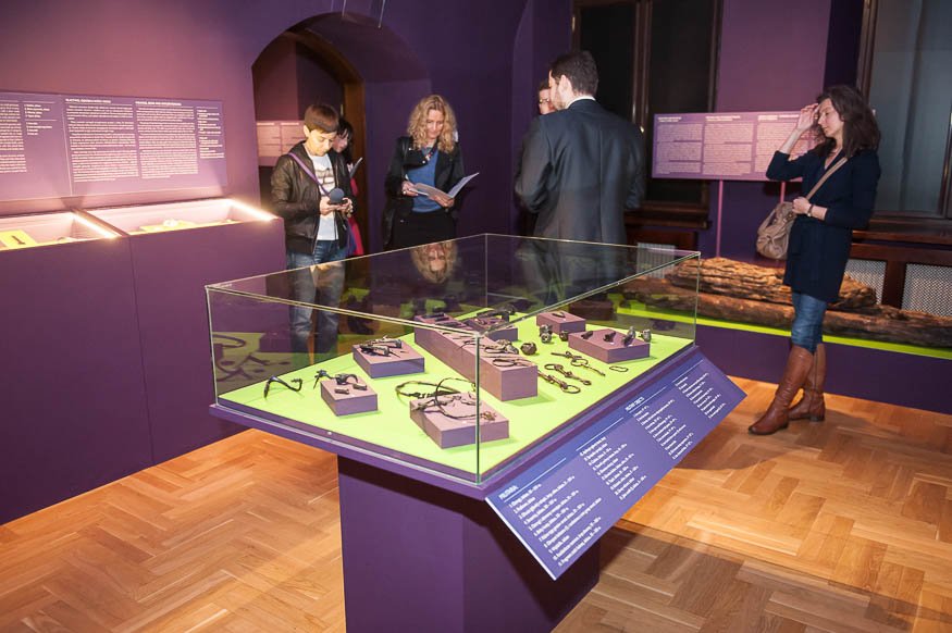 Czerwień – godziny dla mediów