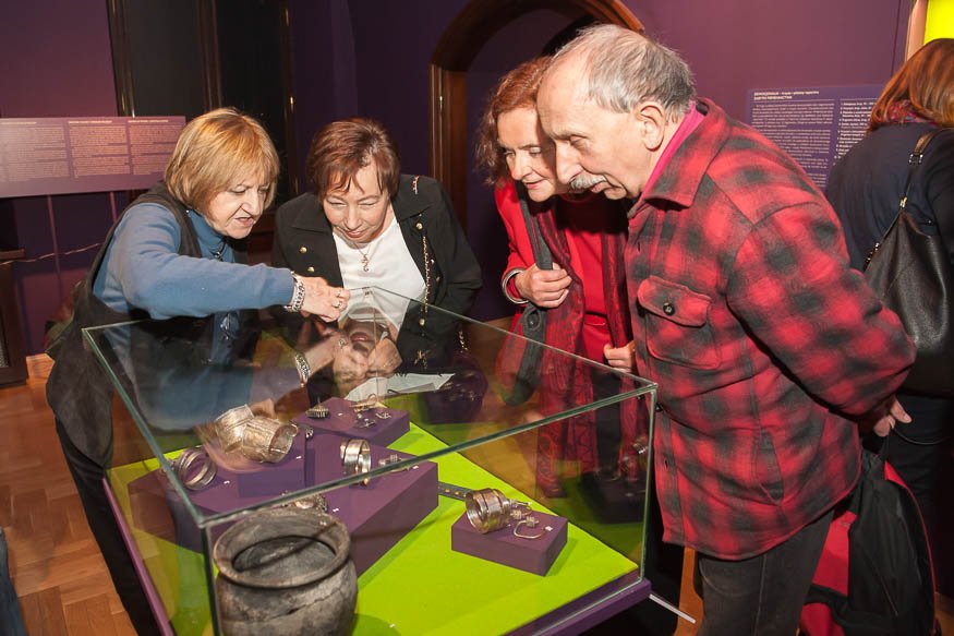 Czerwień – panel dyskusyjny