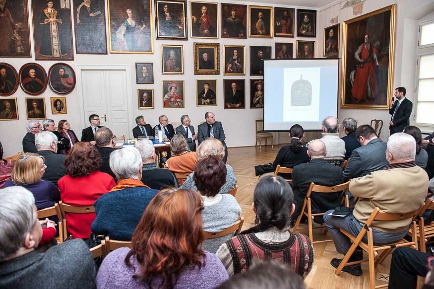 Czerwień – panel dyskusyjny