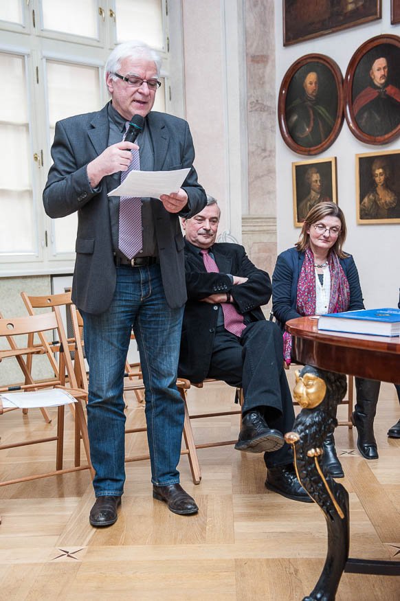 Czerwień – panel dyskusyjny