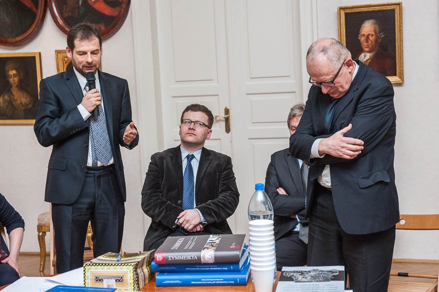 Czerwień – panel dyskusyjny