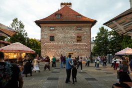 Społeczny food truck przy MNK Wyspiański