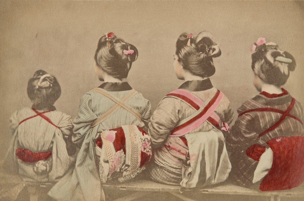 Japan at the threshold of modernity, captured in photography