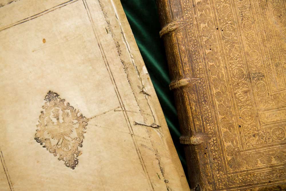 Pilgrims, Travellers, Tourists – Exploring the World