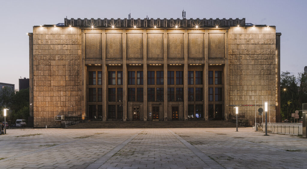 The 16th International Numismatic Congress