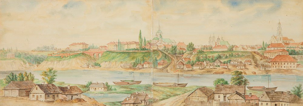 Panoramiczna akwarela ukazująca nadrzeczny widok z drewnianymi domkami i pomostami na pierwszym planie, szeroką rzeką z kilkoma łodziami oraz po drugiej stronie wzgórzem z zabudową miejską, kilkoma kościołami z wieżami, mostem i pasem zieleni pod jasnym, pastelowym niebem.