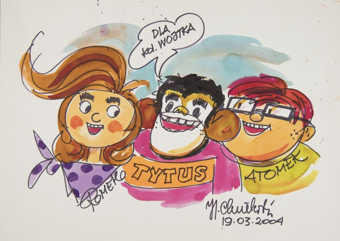 Kolorowa ilustracja w stylu komiksowym przedstawiająca trzy kreskówkowe postacie obok siebie: po lewej postać z długimi brązowymi włosami i fioletową chustą w kropki, pośrodku postać z krótkimi ciemnymi włosami w różowej koszulce z napisem "TYTUS", po prawej postać z czerwonymi włosami i okularami w żółtej koszulce z napisem "ATOMEK", nad nimi dymek zaczynający się od słowa "DLA" oraz widoczne podpisy i data.