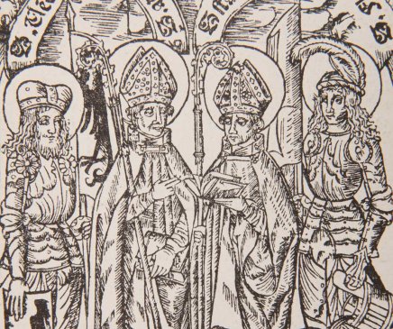 Drzeworyt w czerni i bieli przedstawiający cztery stojące postaci pod ozdobnymi arkadami: dwóch duchownych w mitrach z halo i pastorałami trzymających otwartą księgę oraz po bokach dwie zbrojne postaci w zbroi i hełmach, jedna z pióropuszem.