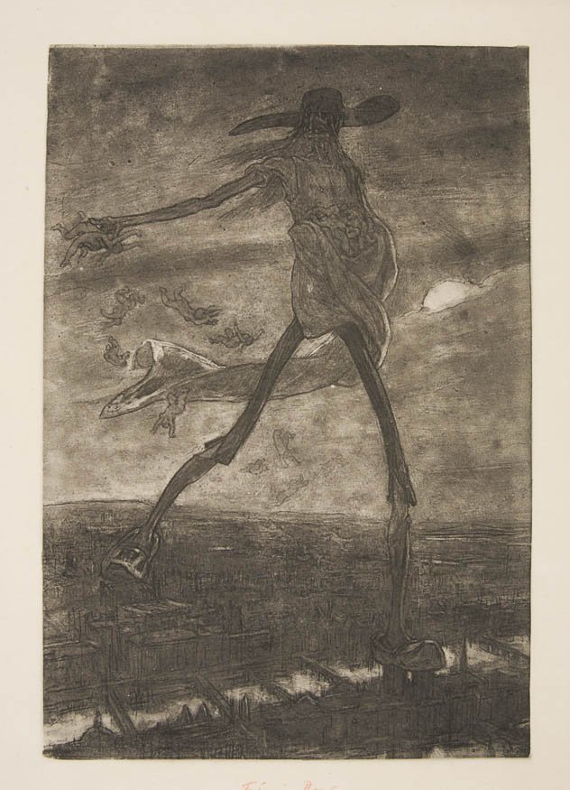 Monochromatyczna grafika przedstawiająca smukłą, wydłużoną postać w szerokim kapeluszu i płaszczu z nienaturalnie długimi nogami kroczącą nad ciemnym, teksturowanym pejzażem, wokół niej unoszą się niewielkie kształty, a na tle widać jasny okrąg na horyzoncie.