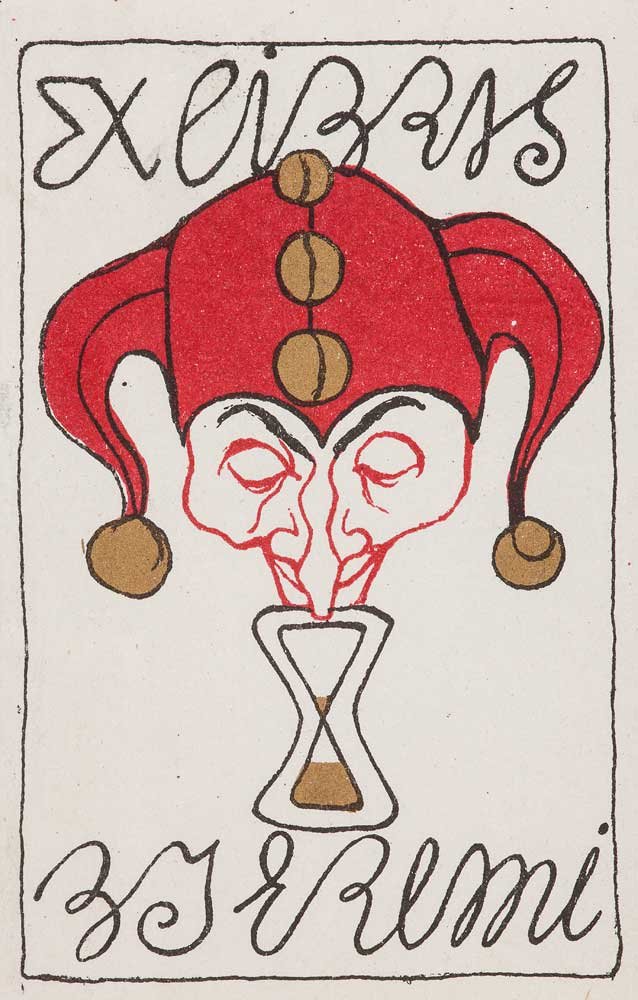 Exlibris pokazujący czerwony kapelusz błazna z trzema złotymi guzikami i dzwoneczkami, pod którym znajdują się dwie symetryczne, zarysowane twarze skierowane ku rysunkowej klepsydrze, z napisem "ex libris" u góry i ozdobnym kursywym podpisem u dołu.