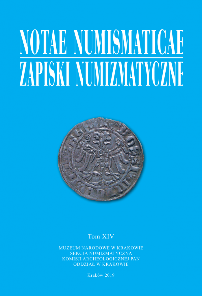 Jasnoniebieska okładka z dużym białym napisem u góry NOTAE NUMISMATICAE i podkreślonym ZAPISKI NUMIZMATYCZNE; na środku zdjęcie starego srebrnego denara z orłem i otaczającą go inskrypcją; poniżej drobny biały napis Tom XIV, tekst instytucjonalny i data Kraków 2019.