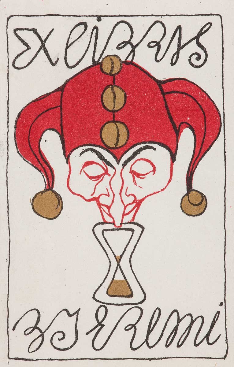 Exlibris na kremowym tle w czarnej ramce: u góry stylizowany napis "EXLIBRIS", centralnie czerwony kapelusz błazna z trzema złotymi okrągłymi dekoracjami i pomponami po bokach, pod nim dwie symetryczne twarze narysowane czerwonymi konturami, których długie nosy łączą się i prowadzą do czarnej konturowanej klepsydry z złotym piaskiem, na dole ozdobny, nieczytelny podpis pismem odręcznym.