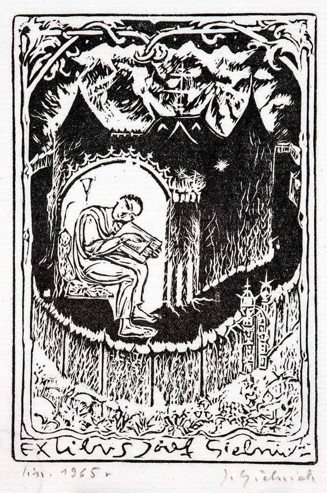 Czarno-biała grafika w stylu drzeworytu przedstawiająca siedzącą w szacie postać czytającą książkę w sklepionej wnęce, otoczoną stylizowanym pejzażem z kolumnami, skalistymi urwiskami, niewielkimi wieżyczkami i gwiazdami, z ozdobną ramą oraz odręcznym napisem "ex libris" i podpisem u dołu.